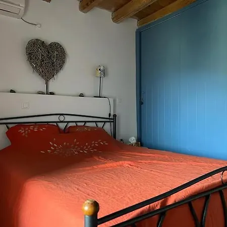 Maison De Pour 6 Personnes Holiday home Tiros